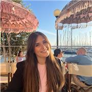 Laureata in lingue e culture per la mediazione linguistica offre ripetizioni di inglese e francese per scuole medie e superiori